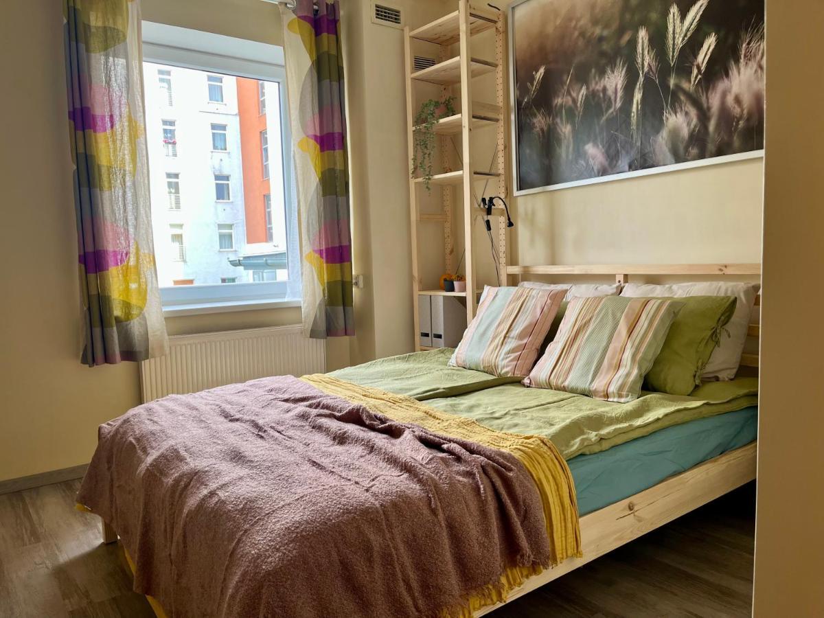 Cozy Vibes Like Home It Is Quiet Apartment With Three Bedrooms リガ エクステリア 写真