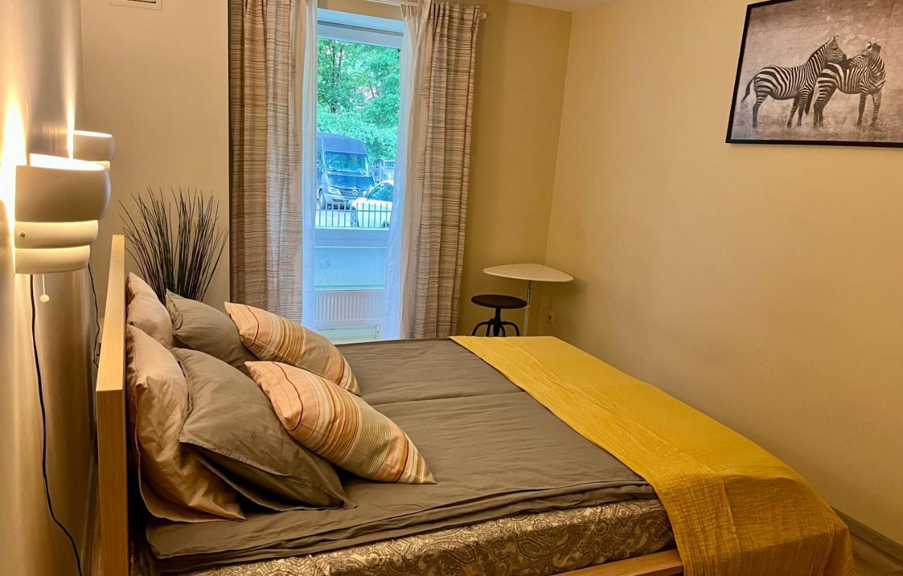 Cozy Vibes Like Home It Is Quiet Apartment With Three Bedrooms リガ エクステリア 写真